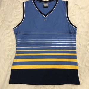 Women’s Nike Golf Top New!